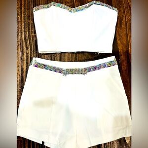 Taylor Swifts 1989’s look alike concert outfit.